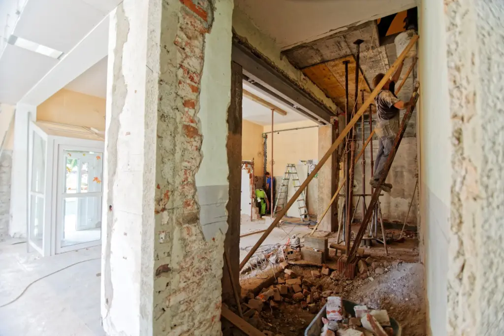 THE DIFFERENCE BETWEEN RENOVATIONS AND PROPERTY MAINTENANCE