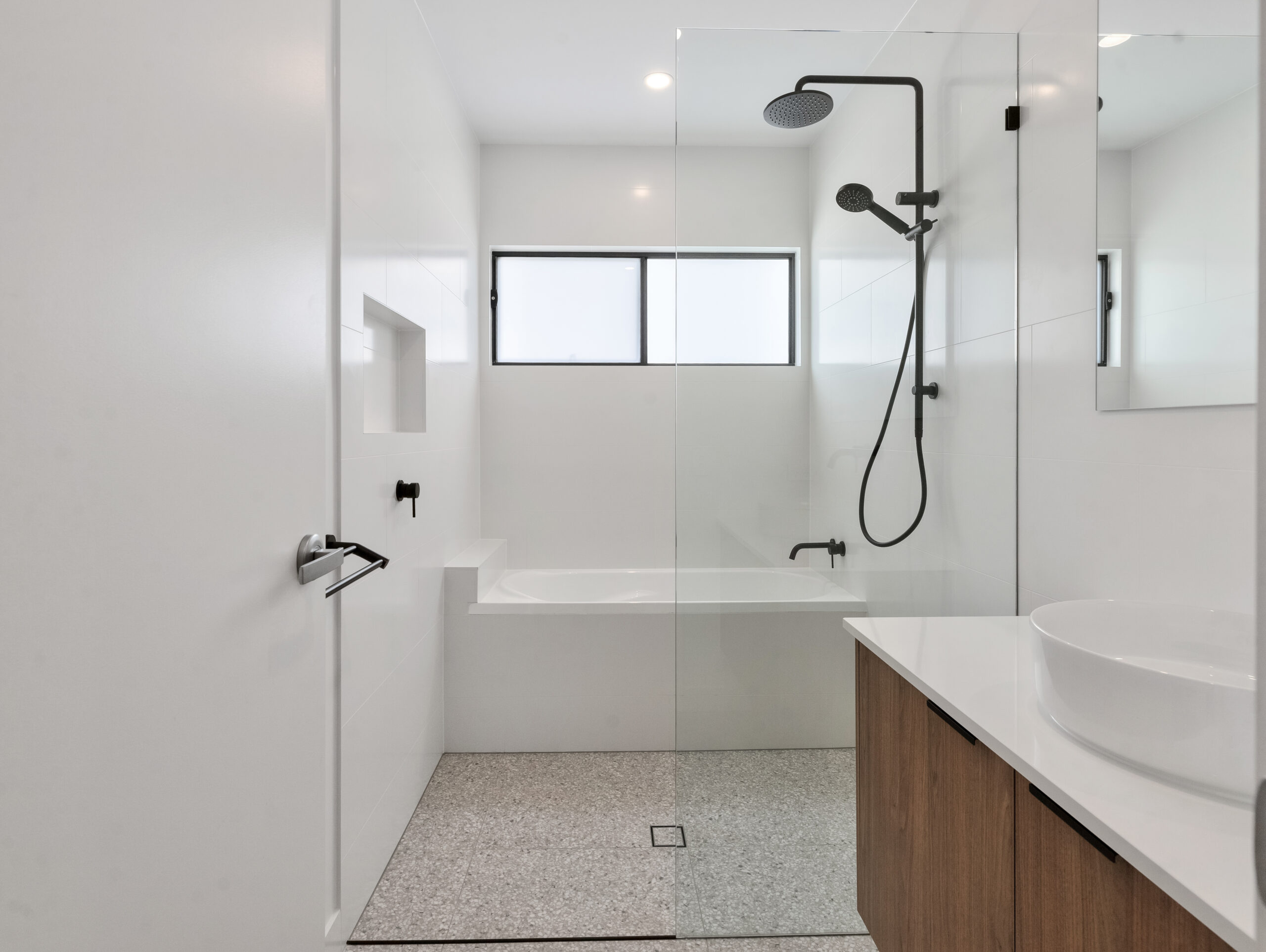 Hot Property Wavell Heights Main Bath