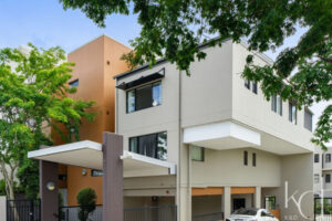 28/1848 Logan Road