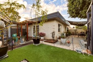 3 Sunnymeade Drive