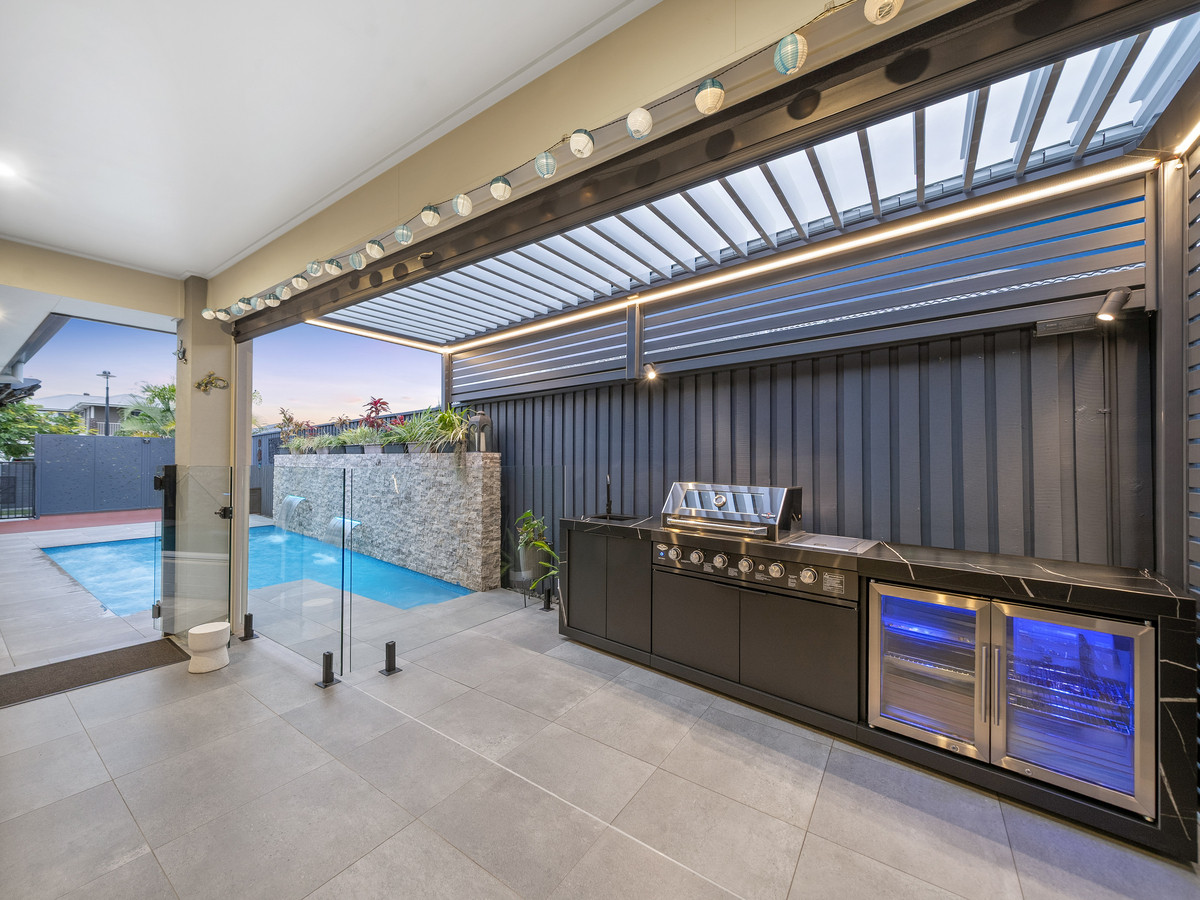 Listing image for 114 Lakeview Promenade, Newport  QLD  4020