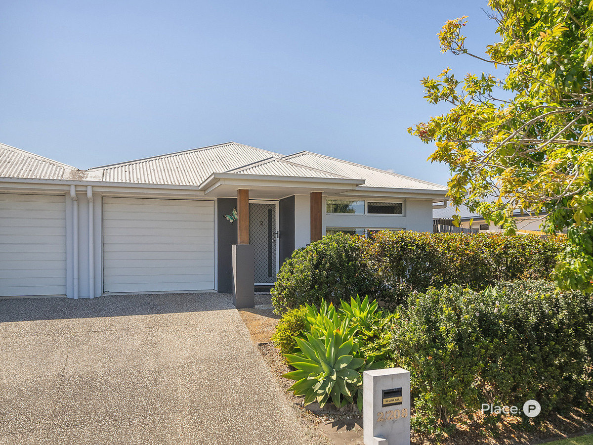 2/208 Graham Road