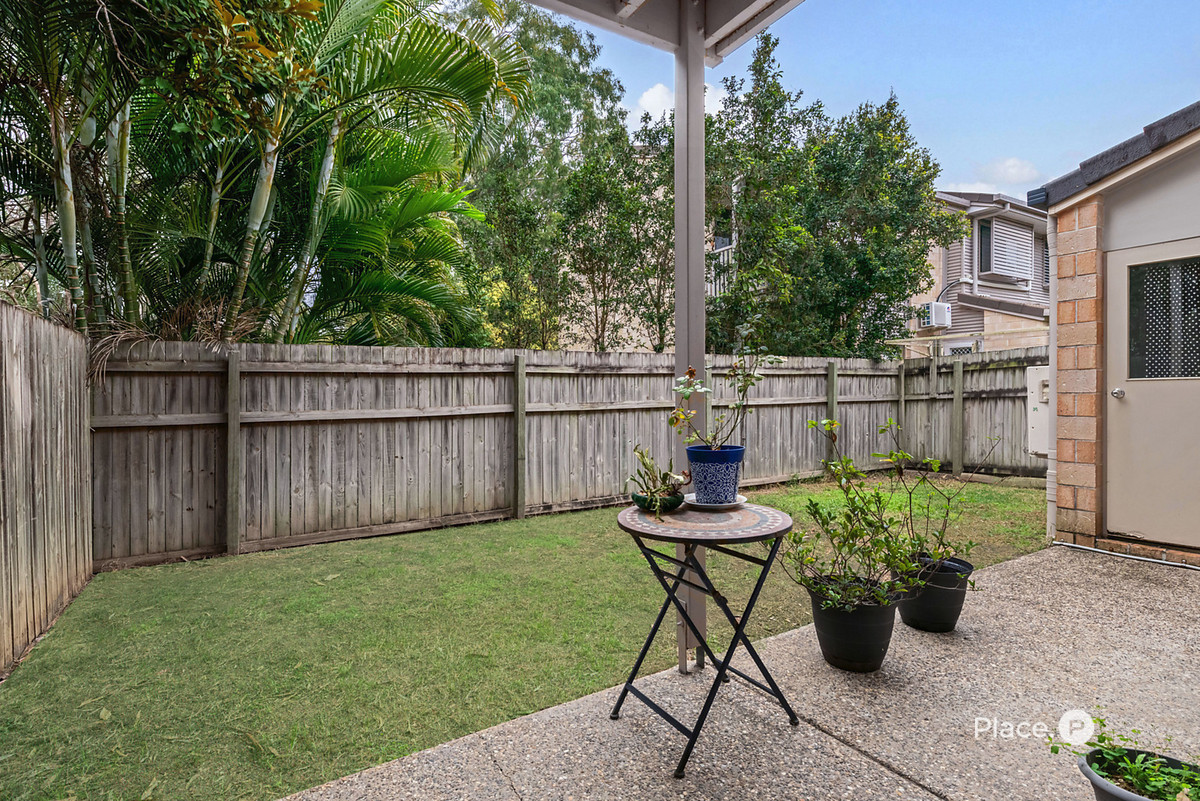 6/30-42 Fleet Drive