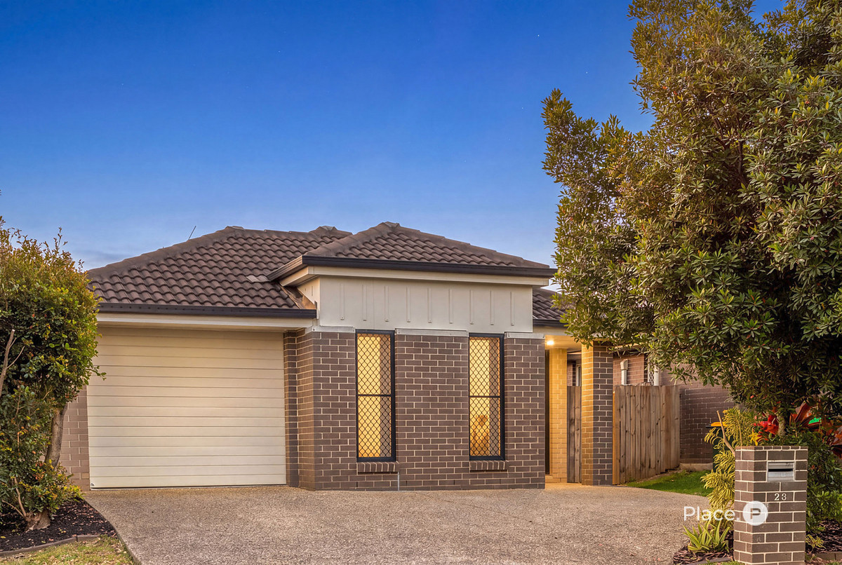28 Miers Crescent