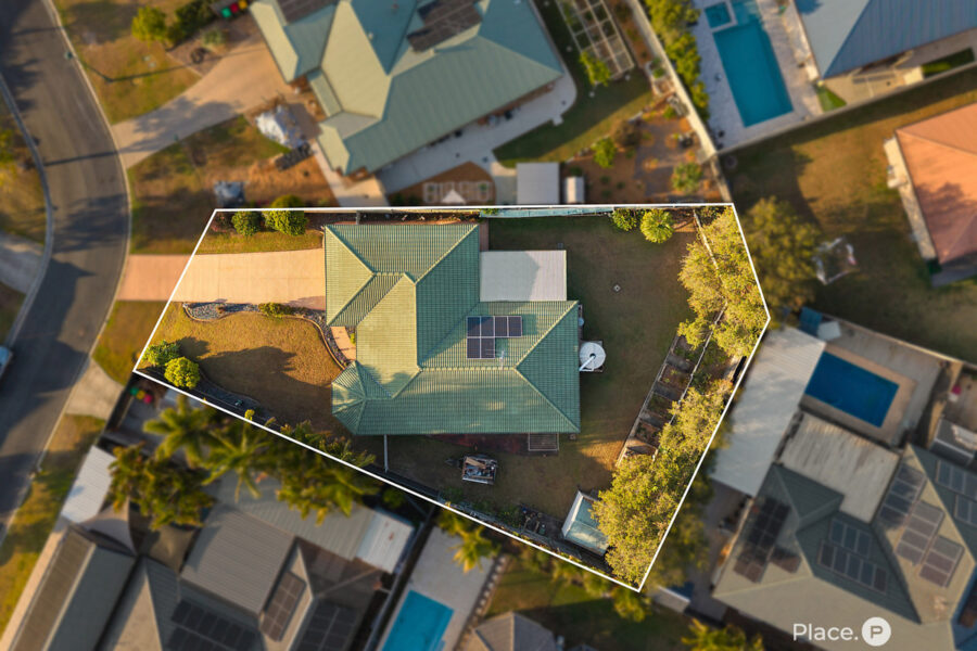 4 Drillham Court