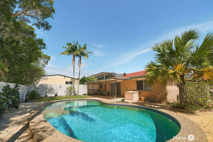 34 La Salle Drive