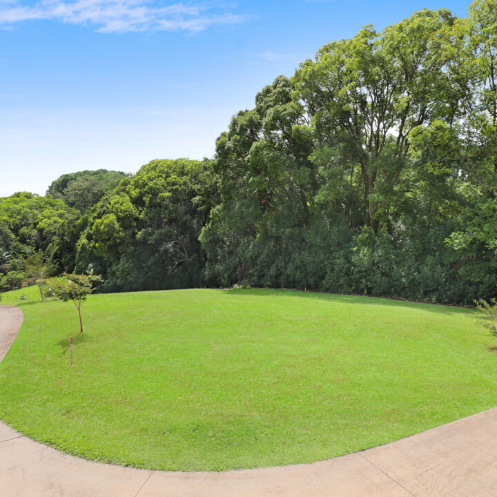 20 Hamptons Place