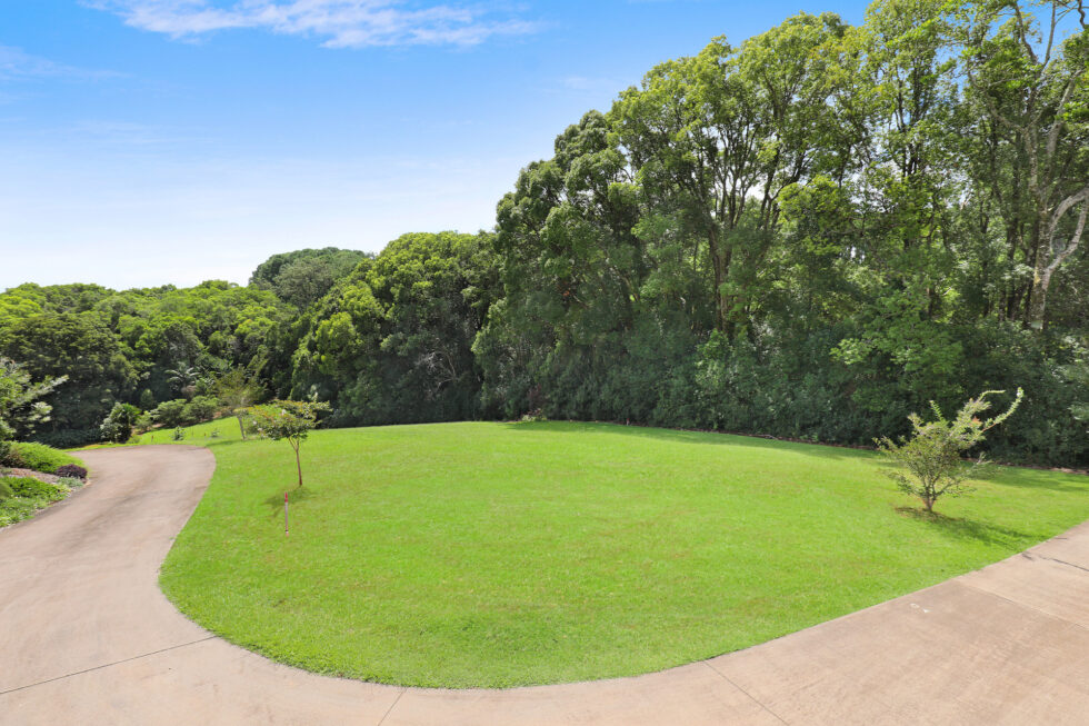 20 Hamptons Place