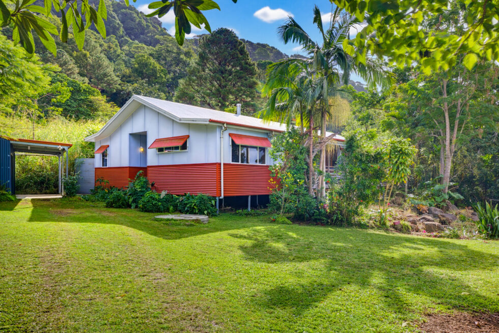2 Spring Gardens Court