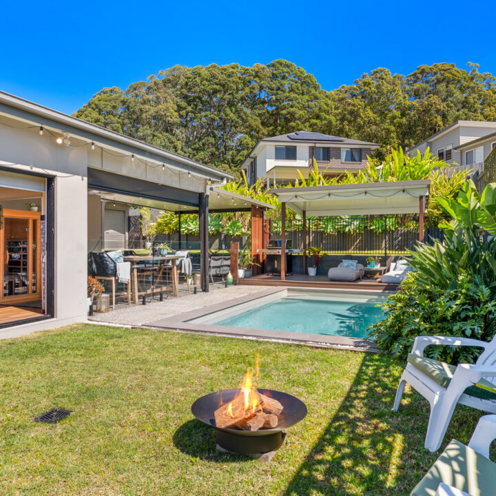 PALMWOODS  QLD  4555